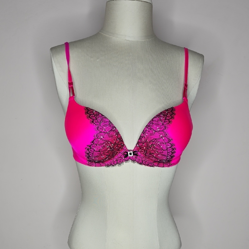 Victoria's Secret Miraculous Plunge Hot Embeleshed Pink Lace Push-Up Bra